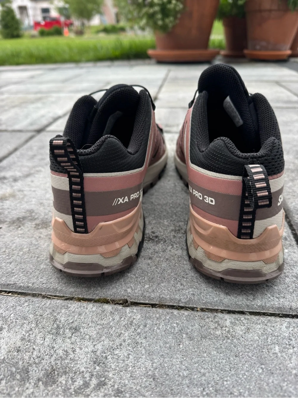 Salomon worn only